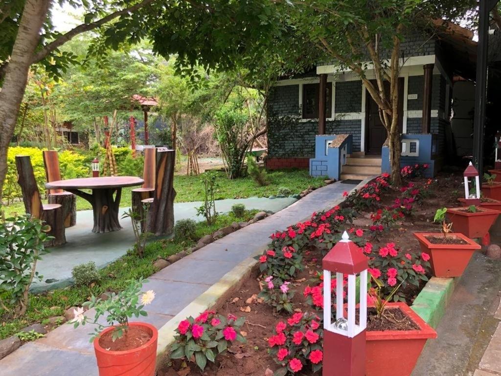 Chalets Resort Masinagudi Ooty Exterior foto
